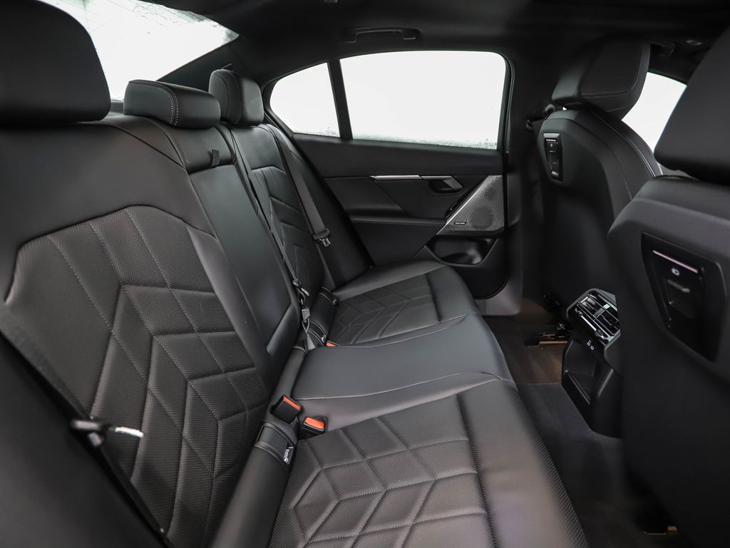 Thumbnail: 2026 BMW i5 - 27