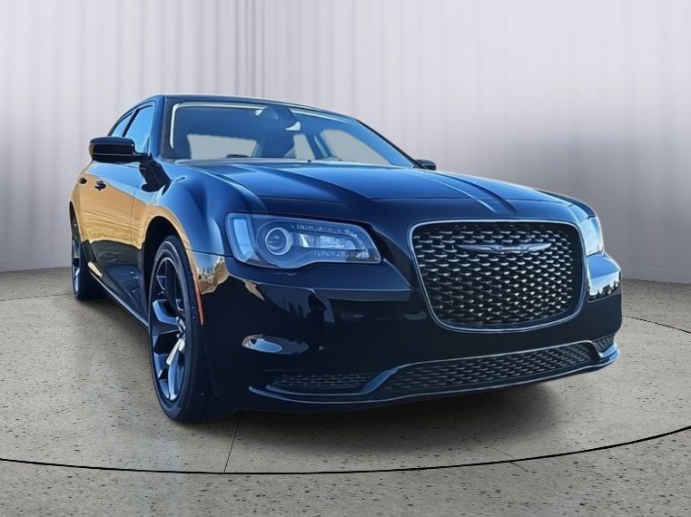 Used 2023 Chrysler 300 Touring with VIN 2C3CCAAG6PH678770 for sale in Columbus, OH