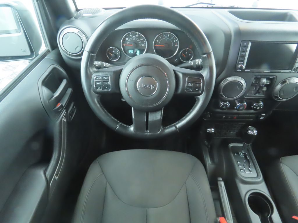 Thumbnail: 2017 Jeep Wrangler - 10