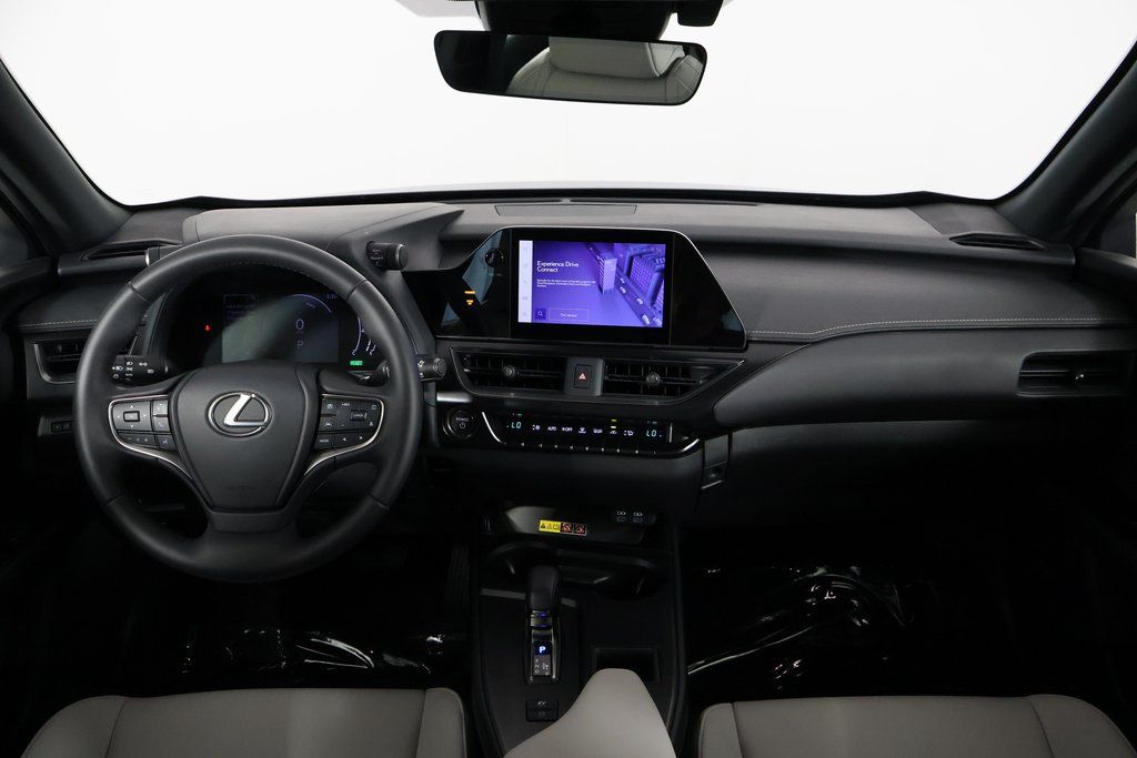 Thumbnail: 2025 Lexus UX - 8