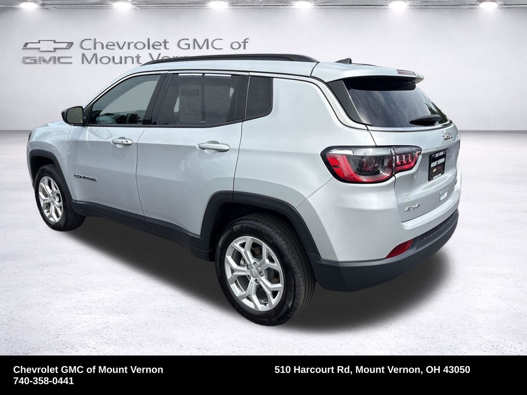 Photo 3 of 2024 Jeep Compass Latitude