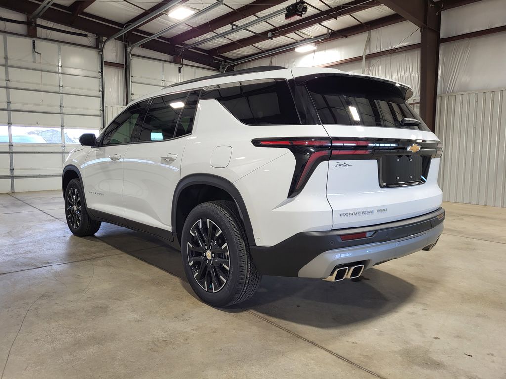 2025 Chevrolet Traverse LT 3