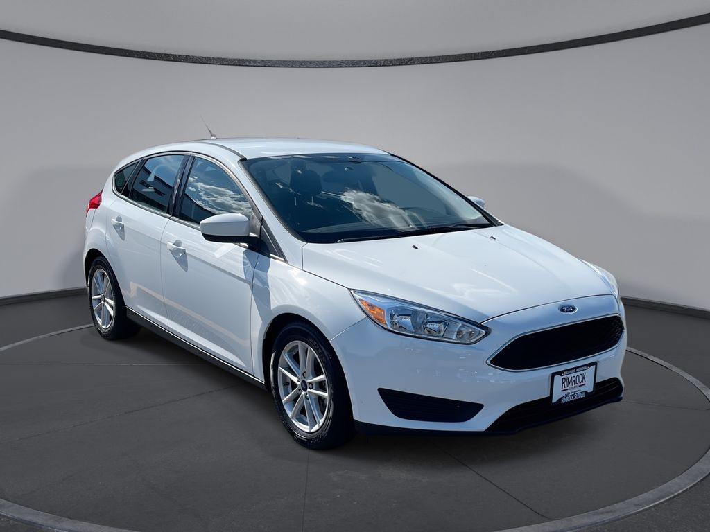 Oxford White 2018 Ford Focus Hatchback Front-Wheel Drive 6-Speed Automatic