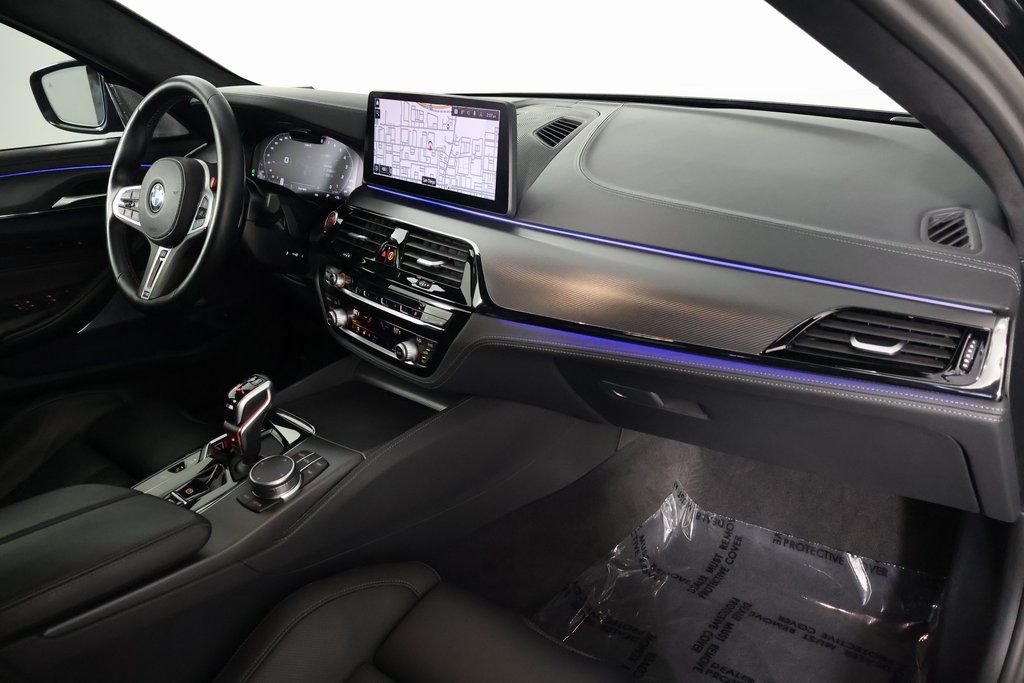 Thumbnail: 2023 BMW M5 - 9