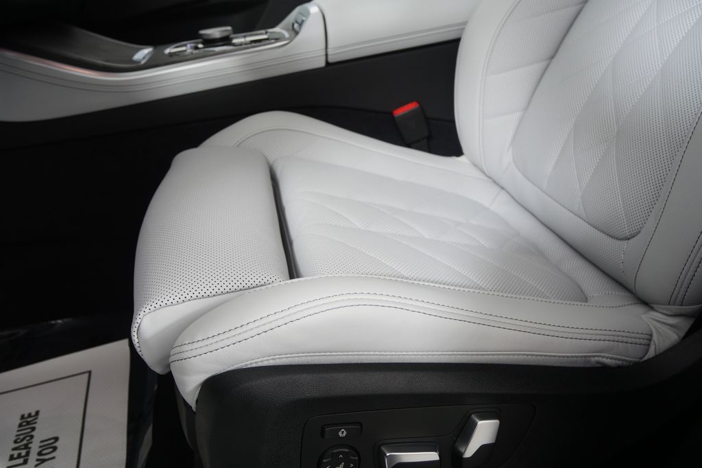 Thumbnail: 2026 BMW X5 - 9