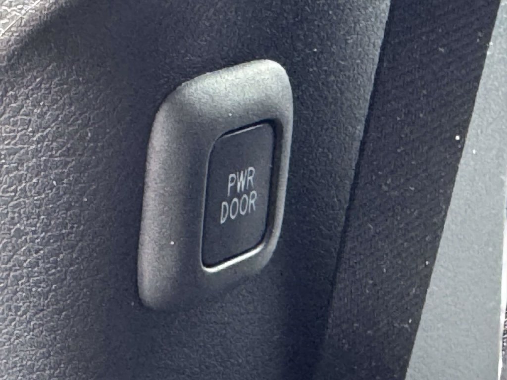 Used 2025 Toyota Sienna Van