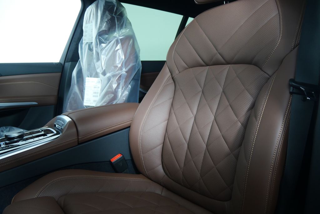 2026 BMW X7 xDrive40i 11