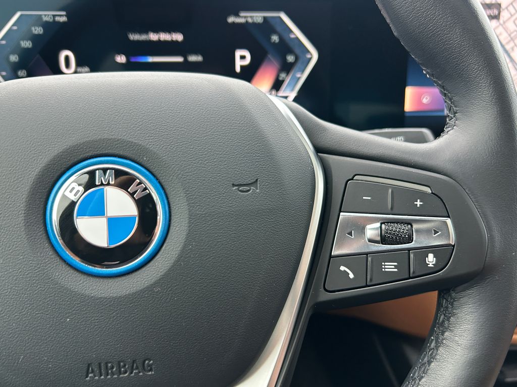 Thumbnail: 2023 BMW i4 - 20