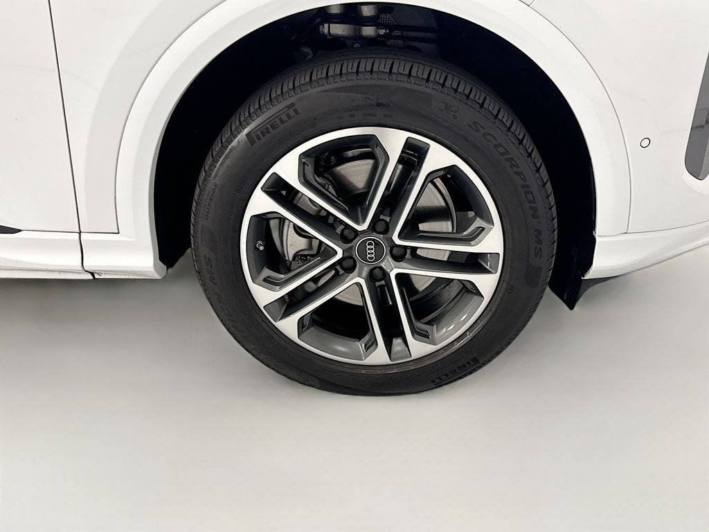 Thumbnail: 2025 Audi Q5 - 31