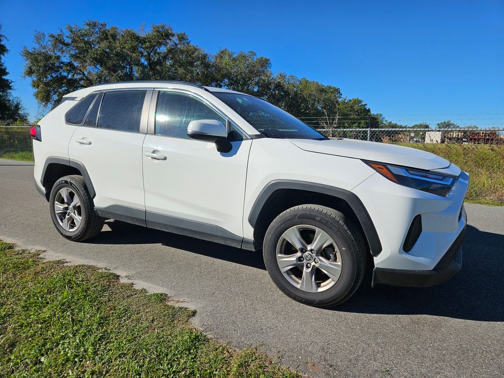 2022 Toyota RAV4 XLE 7