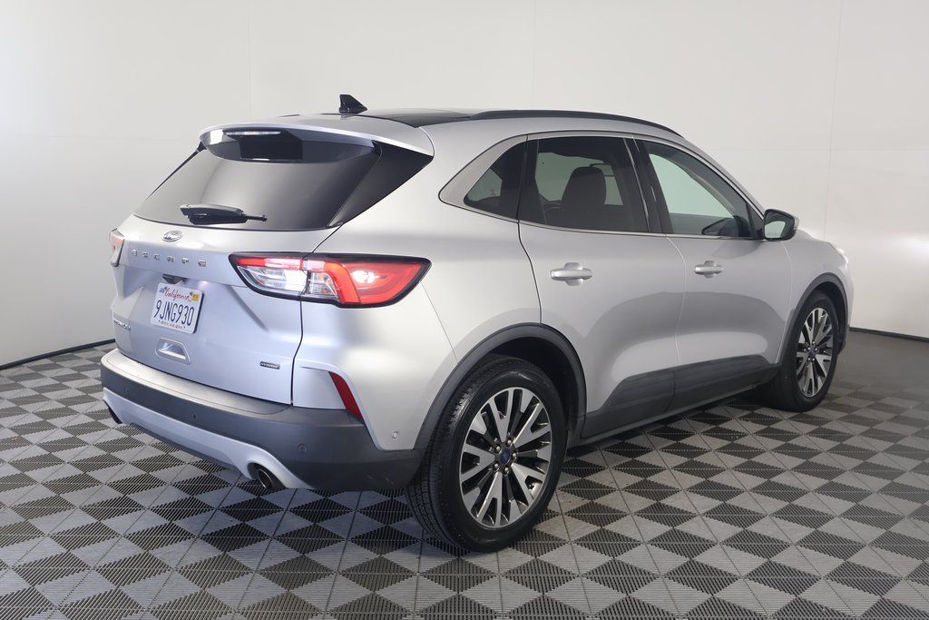 2020 Ford Escape Titanium Hybrid 4