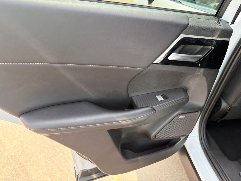Used 2025 White Mitsubishi SE image 21