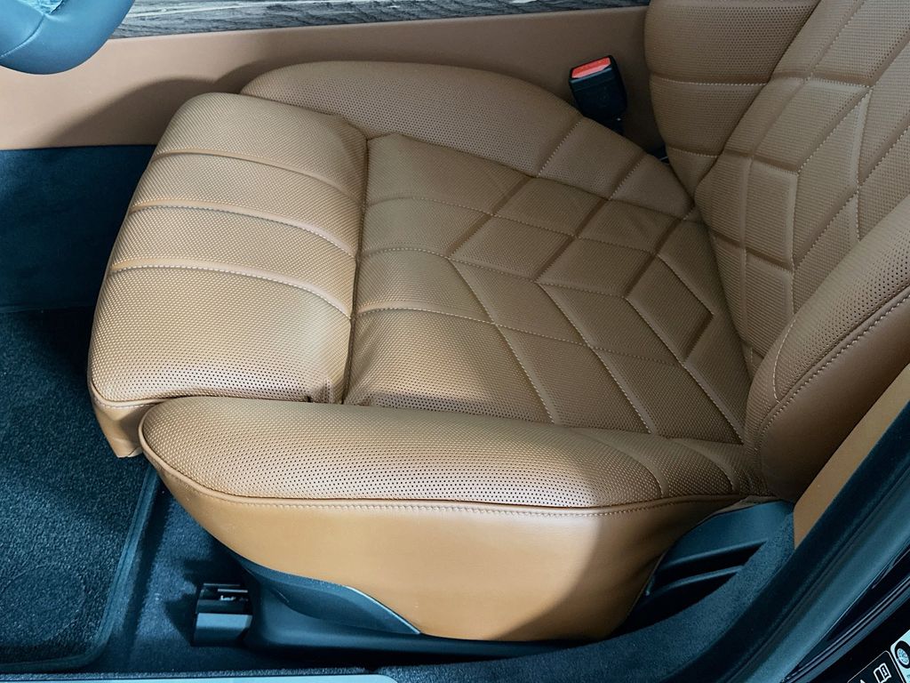 2025 BMW 7 Series 760i xDrive 21