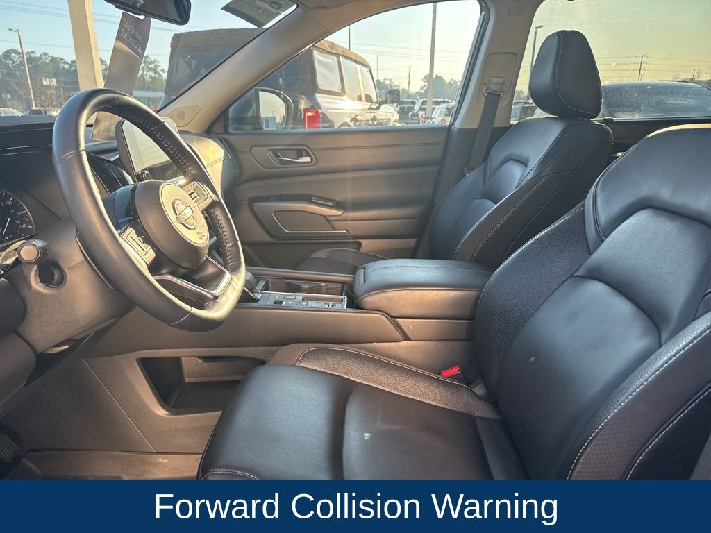 2024 Nissan Pathfinder SL FWD