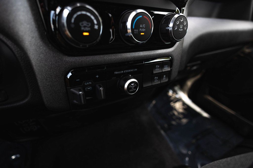 2026 Ram 1500 Tradesman thumbnail 17