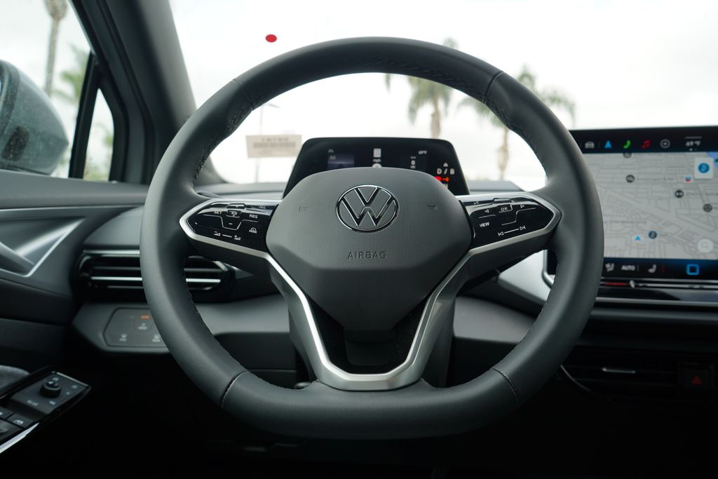2025 Volkswagen ID.4 Pro 13