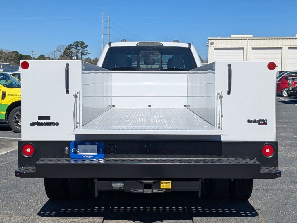 2025 Ford F-450 Chassis XL