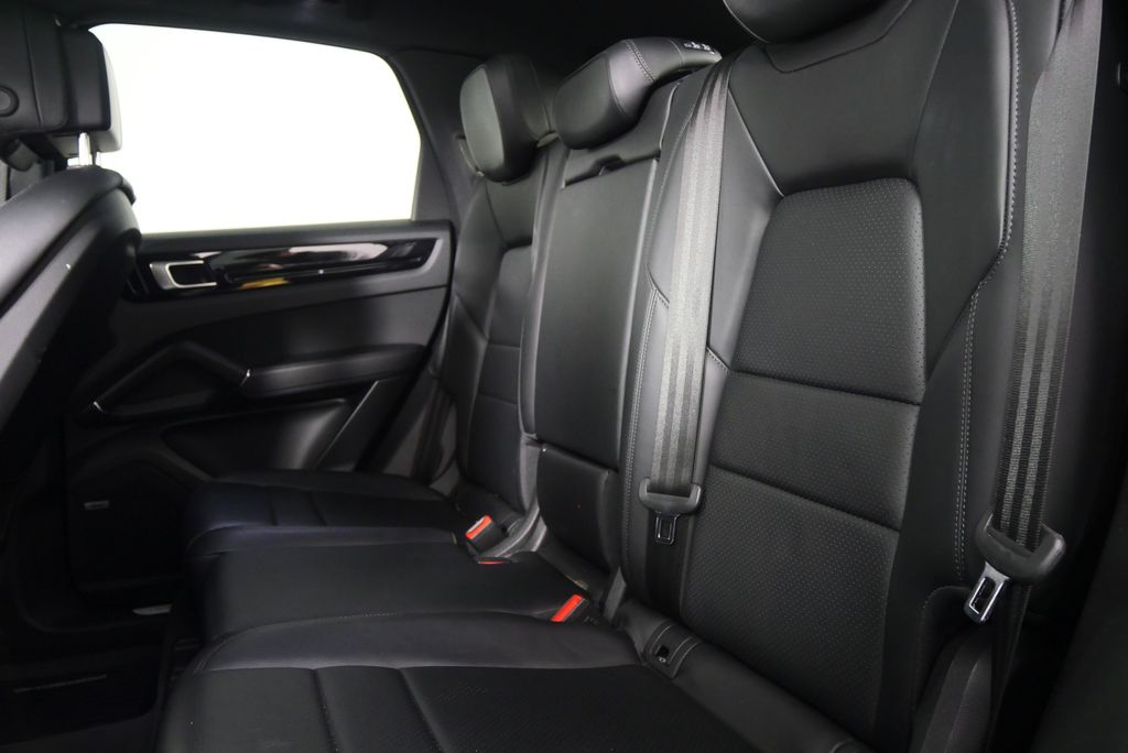 2019 Porsche Cayenne Base 15