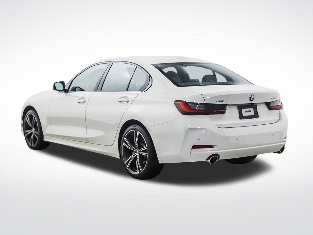 Thumbnail: 2023 BMW 3 Series - 3