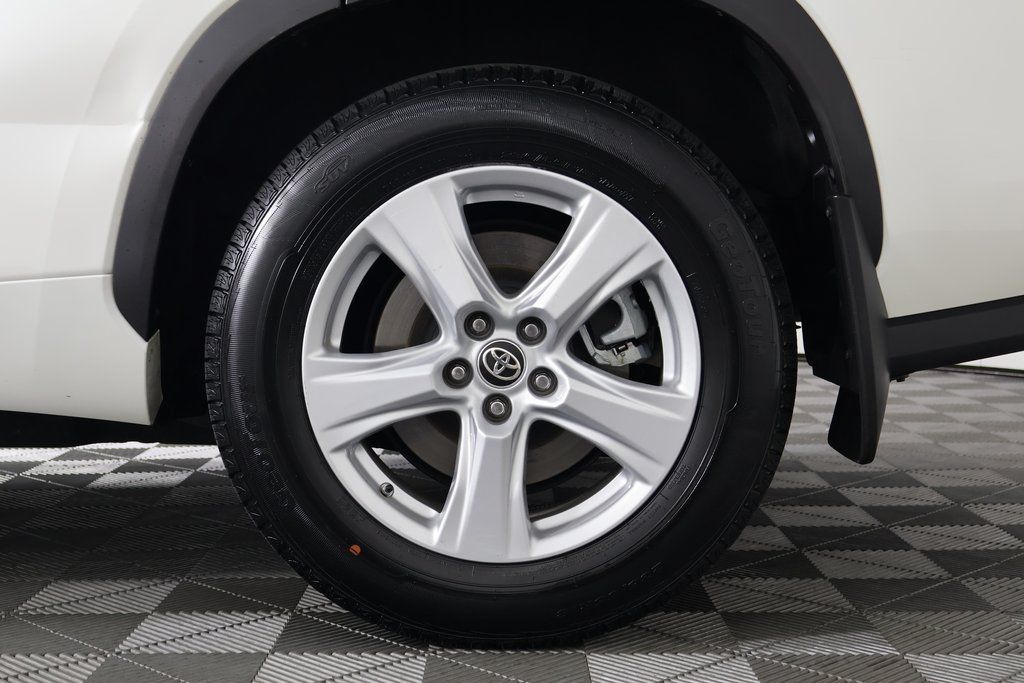 Thumbnail: 2020 Toyota Highlander - 17