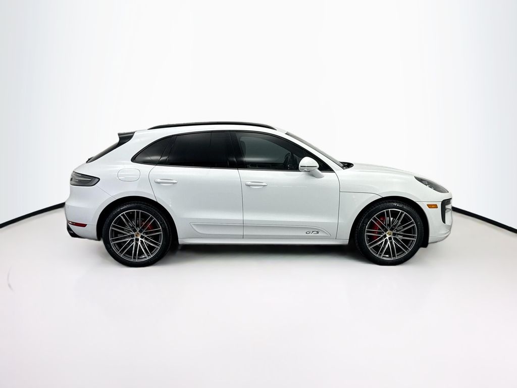 Thumbnail: 2020 Porsche Macan - 8