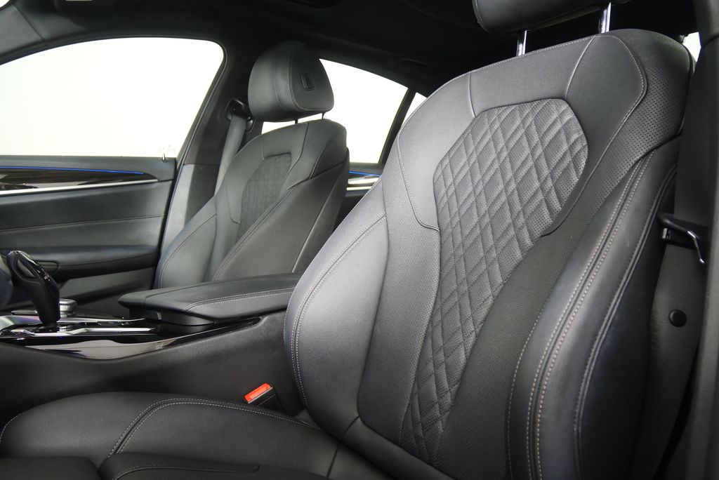 Thumbnail: 2023 BMW 5 Series - 11