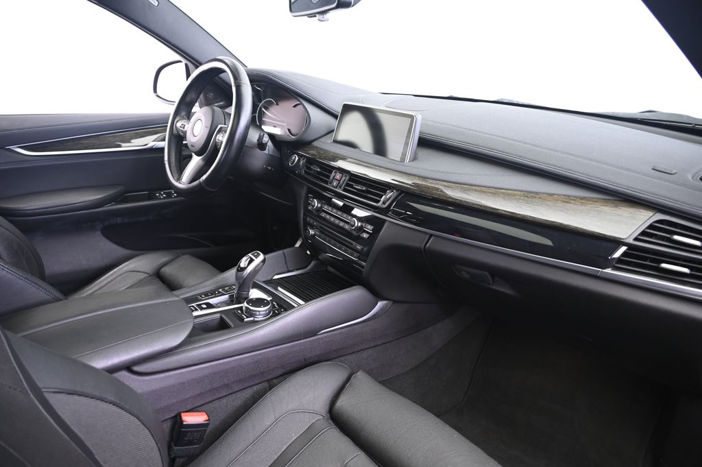 Thumbnail: 2016 BMW X6 - 22