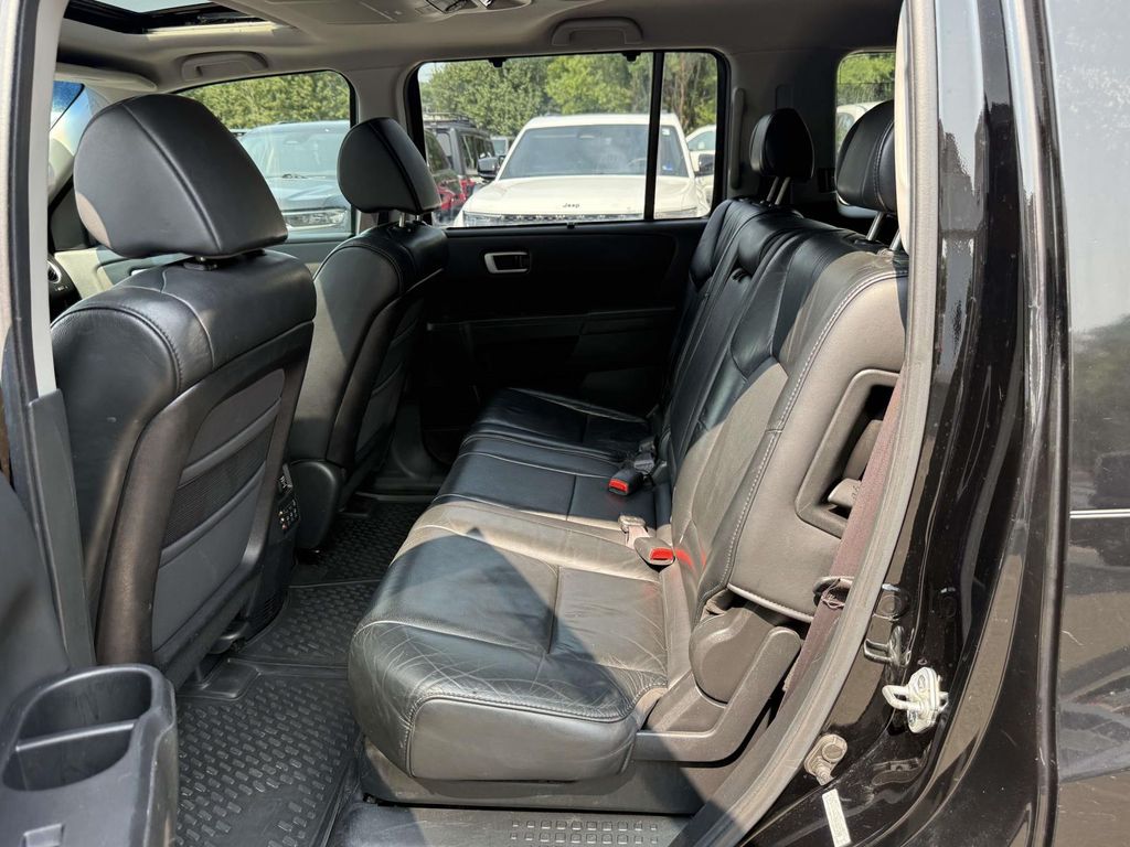 Used 2011 Black Honda Touring image 15