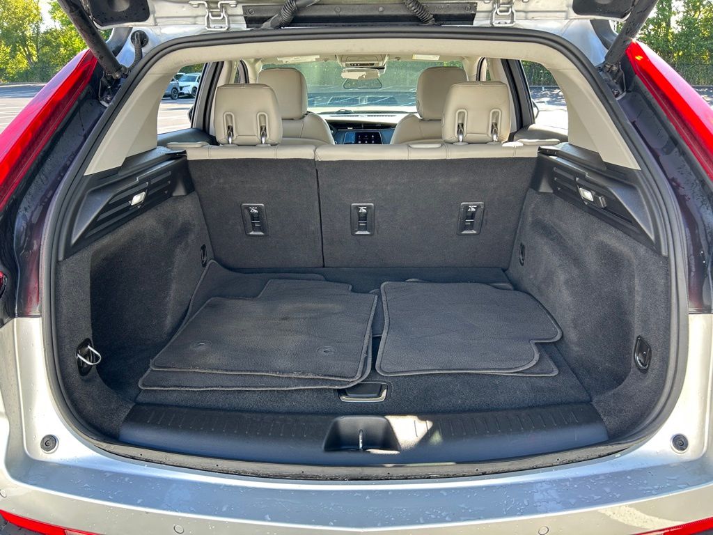 Thumbnail: 2021 Cadillac XT4 - 20
