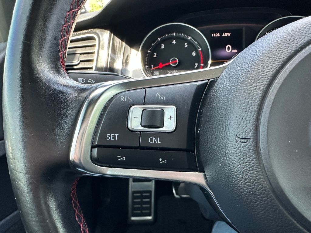 2016 Volkswagen Golf GTI SE