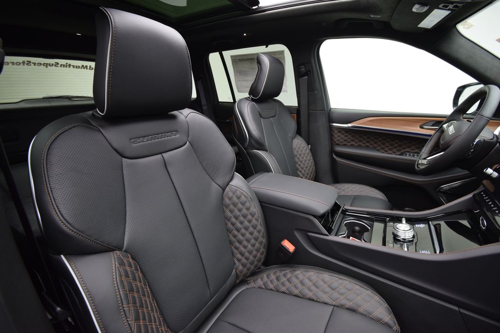 new 2026 Jeep Grand Cherokee car, priced at $58,046