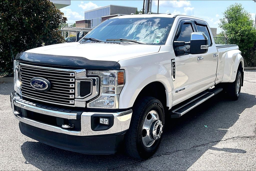 Star White Metallic Tri-Coat 2022 Ford F-350 Super Duty Pickup Truck Four-Wheel Drive Automatic