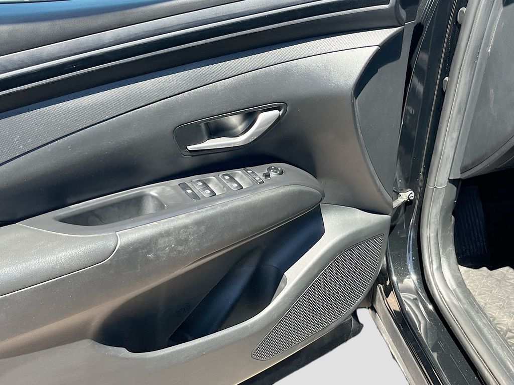 Used 2024 Black Hyundai SEL image 18