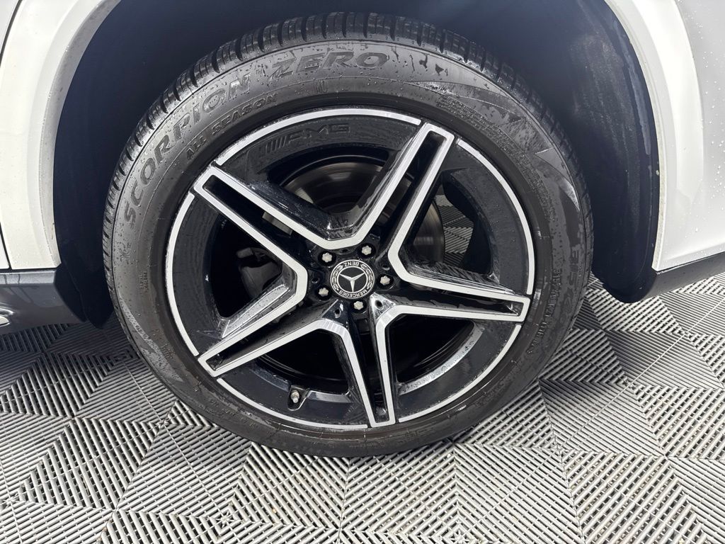 Thumbnail: 2021 Mercedes-Benz GLS - 11