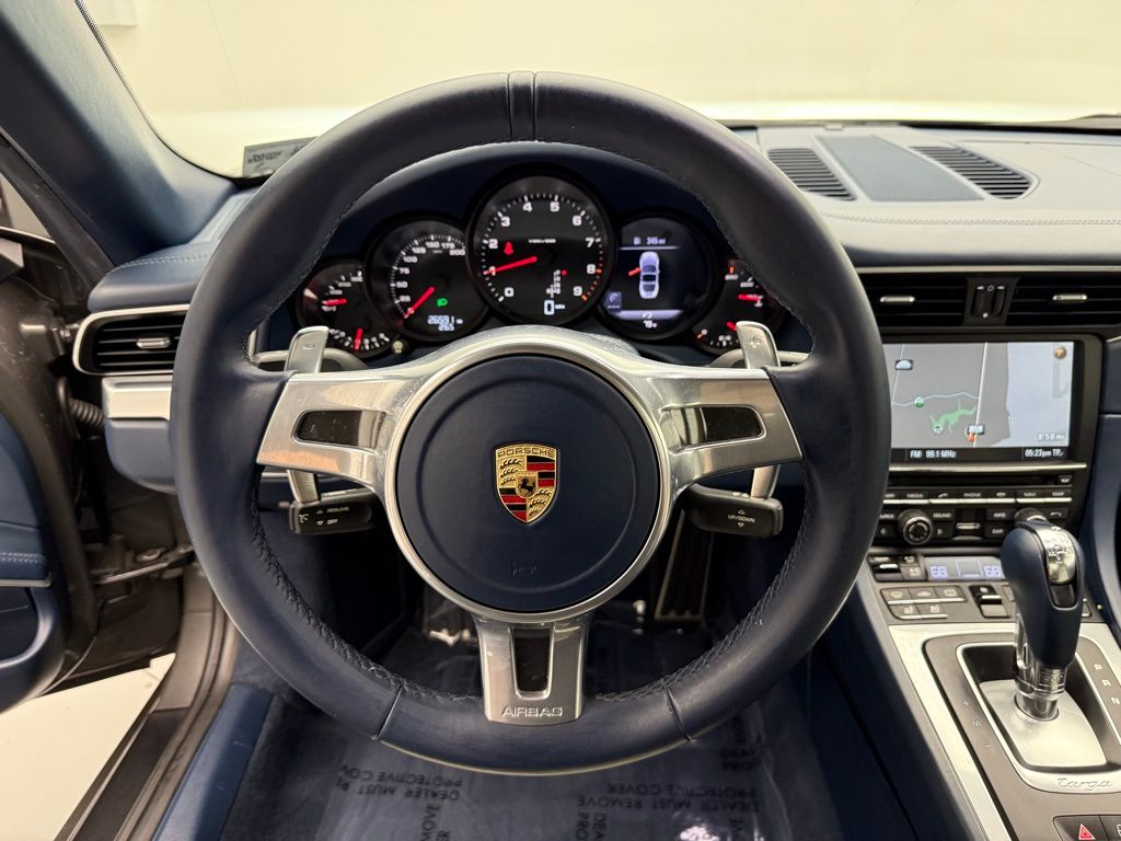 Thumbnail: 2015 Porsche 911 - 12