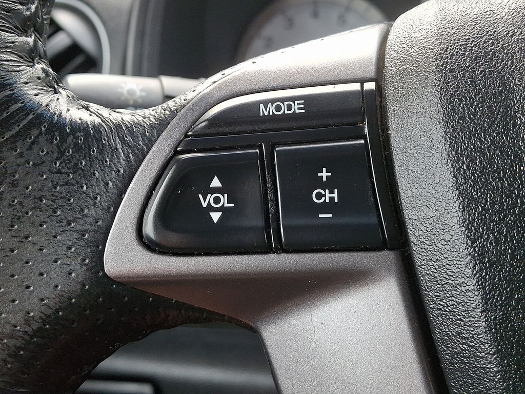 Thumbnail: 2011 Honda Pilot - 24