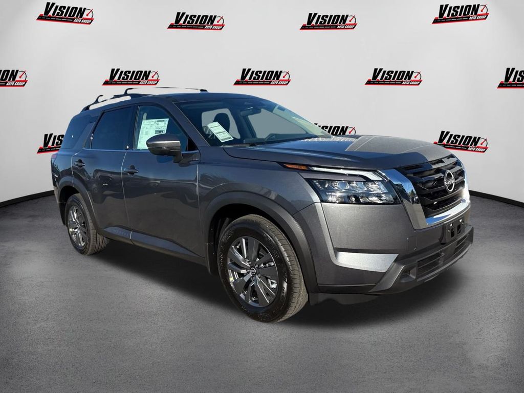 View vehicle photo 3