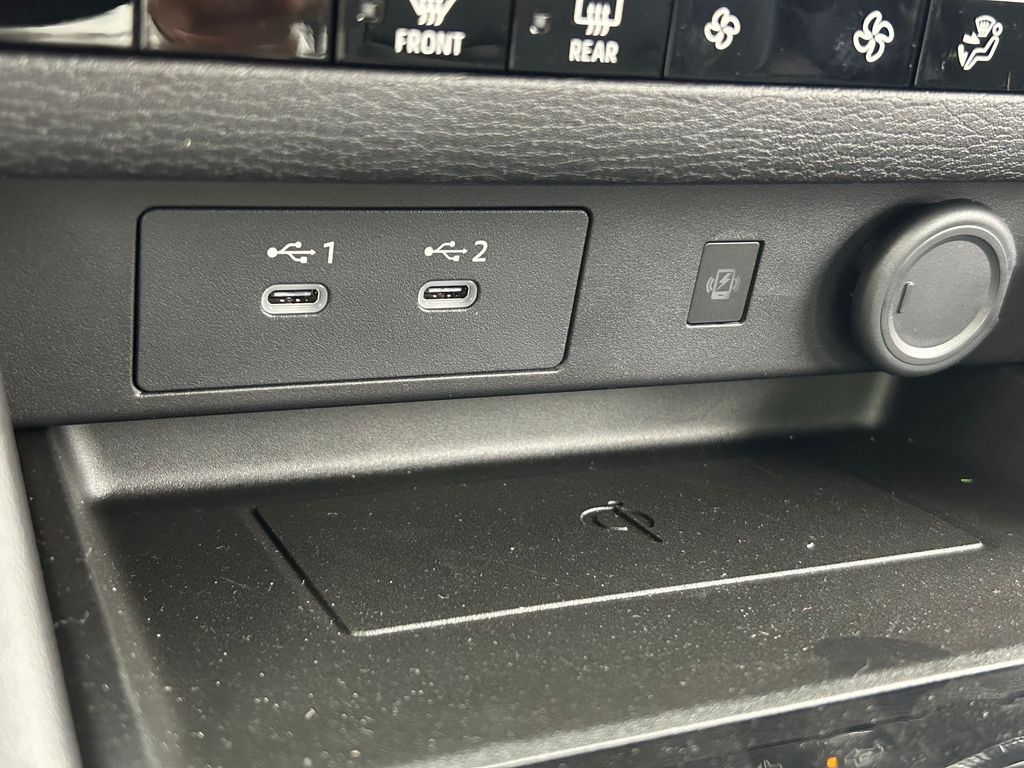 New 2026 White Mitsubishi Trail Edition image 22