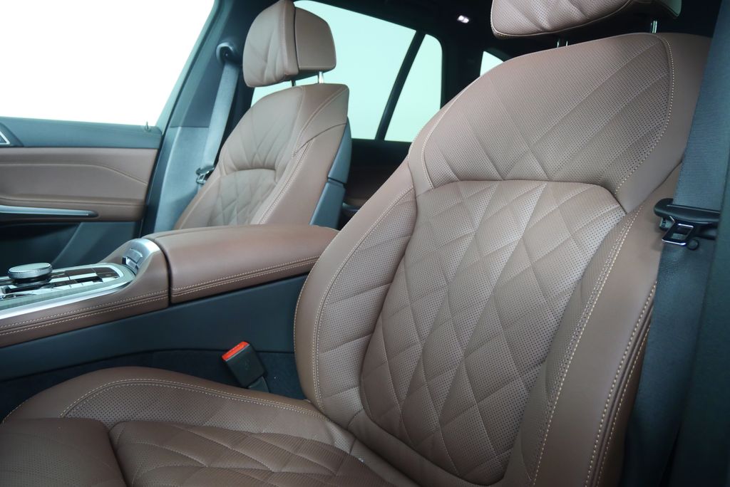 Thumbnail: 2026 BMW X5 - 10