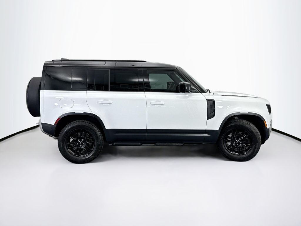 Thumbnail: 2025 Land Rover Defender - 4