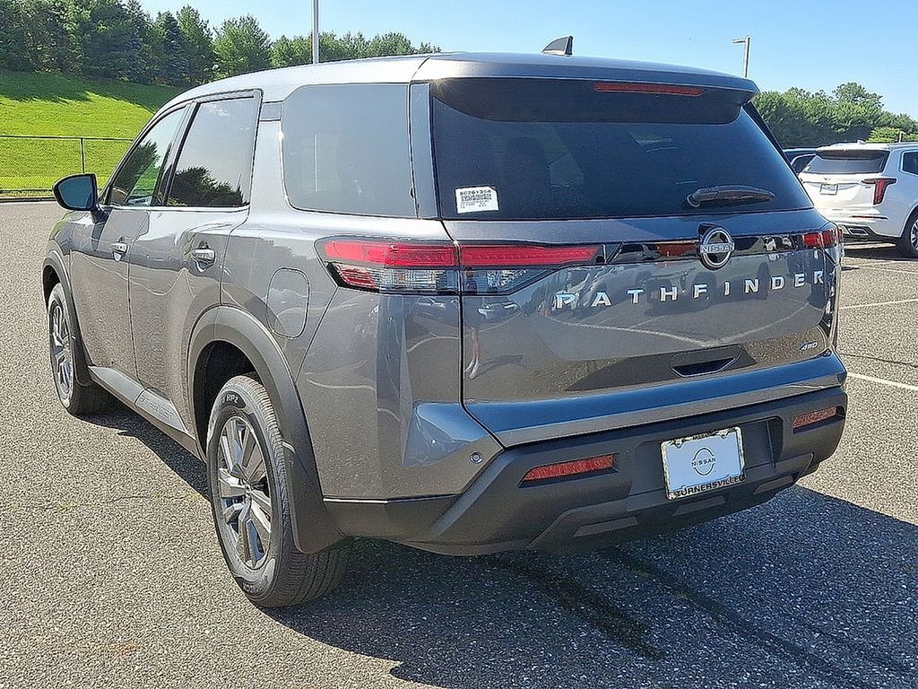Thumbnail: 2025 Nissan Pathfinder - 3