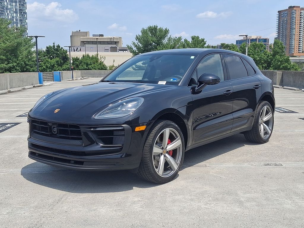 Thumbnail: 2026 Porsche Macan - 1