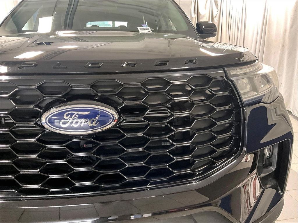 2025 Ford Explorer — photo 32