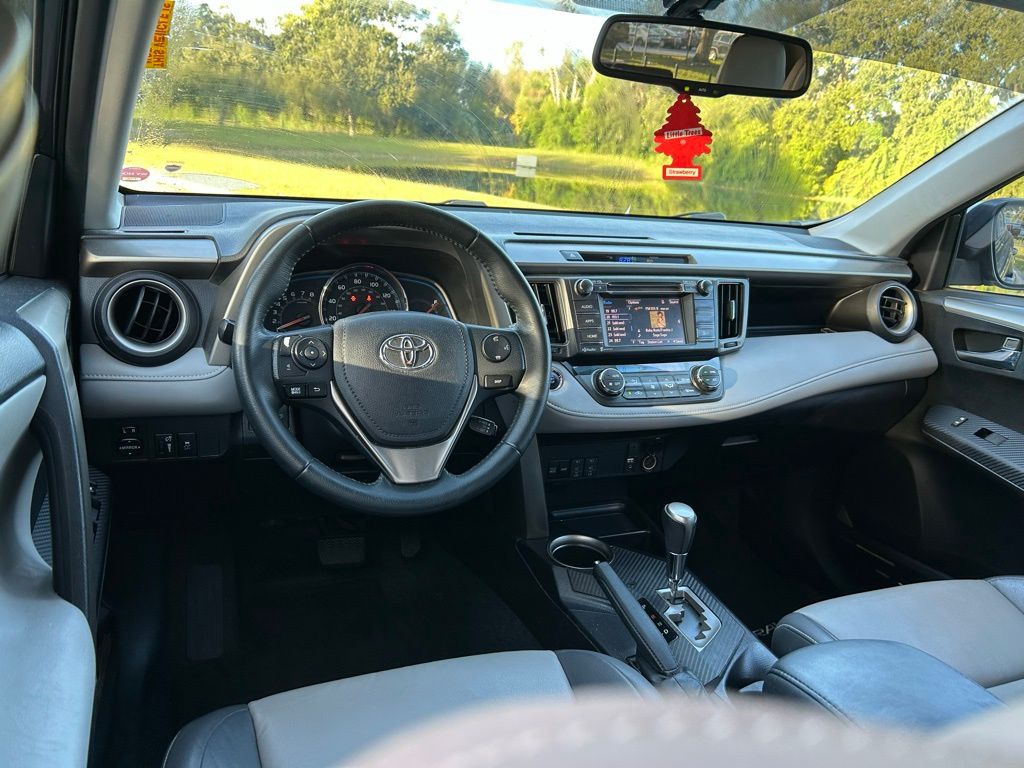 Thumbnail: 2015 Toyota RAV4 - 12