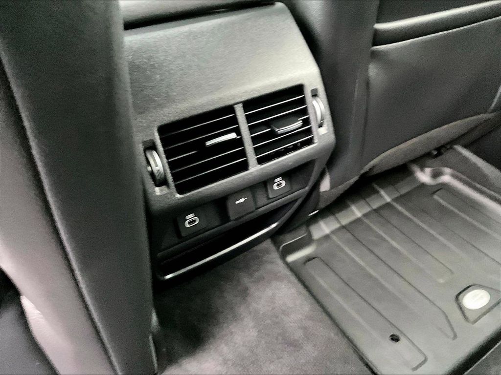 2023 Land Rover Discovery Sport — photo 28
