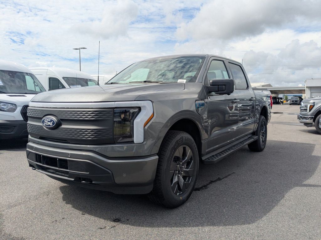 2025 Ford F-150 Lightning Flash