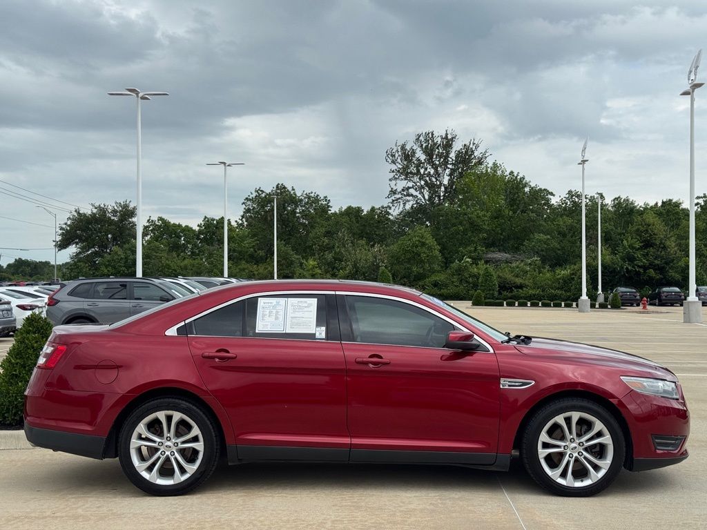2013 Ford Taurus SEL - 11