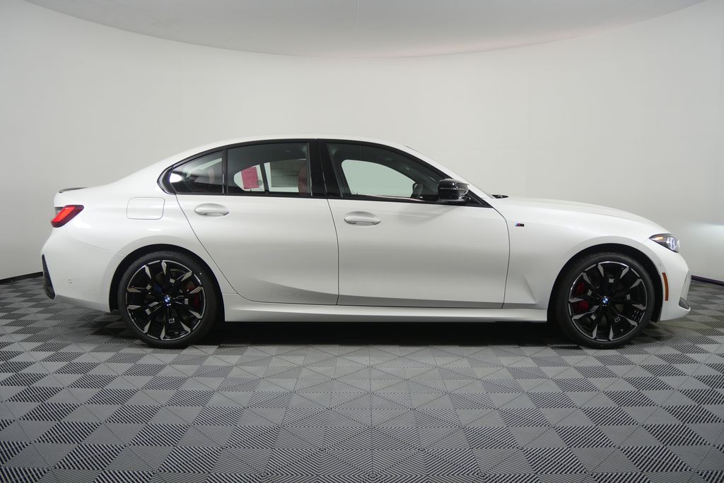 Thumbnail: 2026 BMW 3 Series - 2