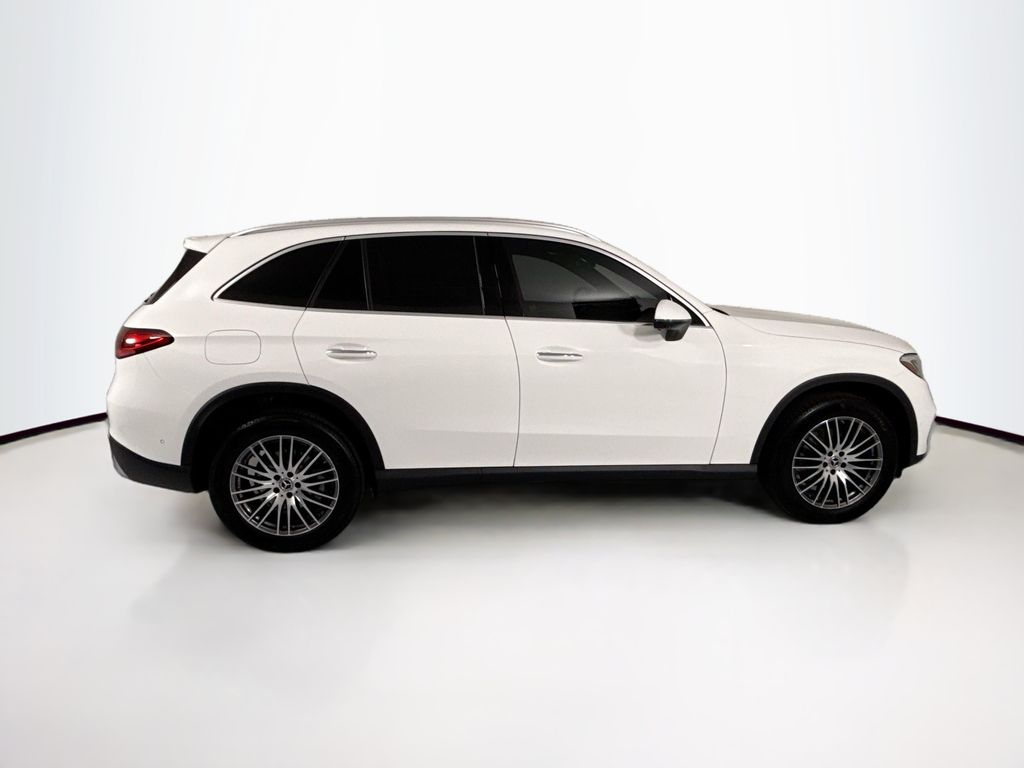 Thumbnail: 2026 Mercedes-Benz GLC - 4