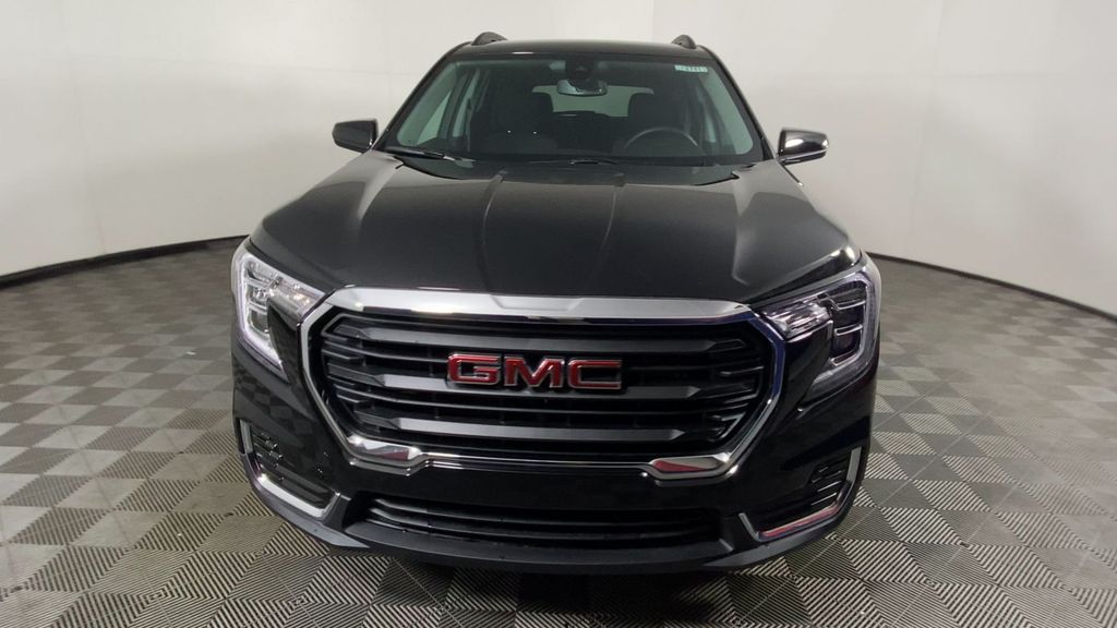 2024 GMC Terrain SLE 3